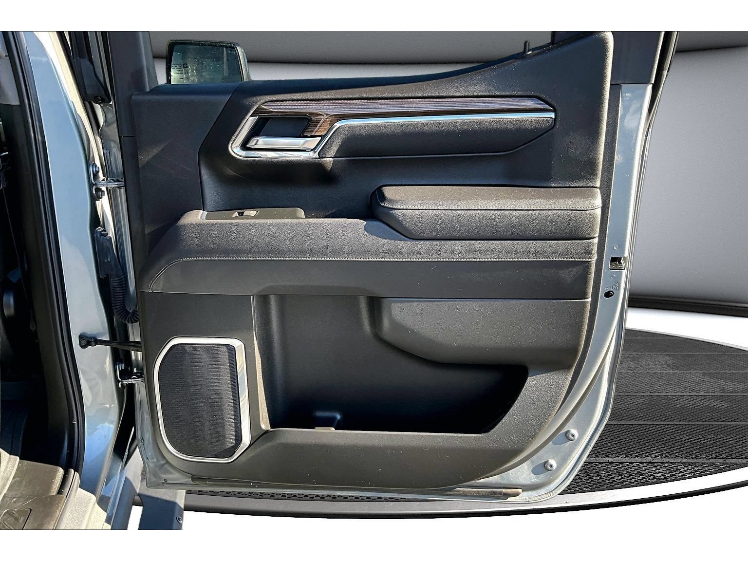 Used 2025 Chevrolet Silverado 1500 LT Trail Boss w/ Convenience Package II AWD/4WD image 42