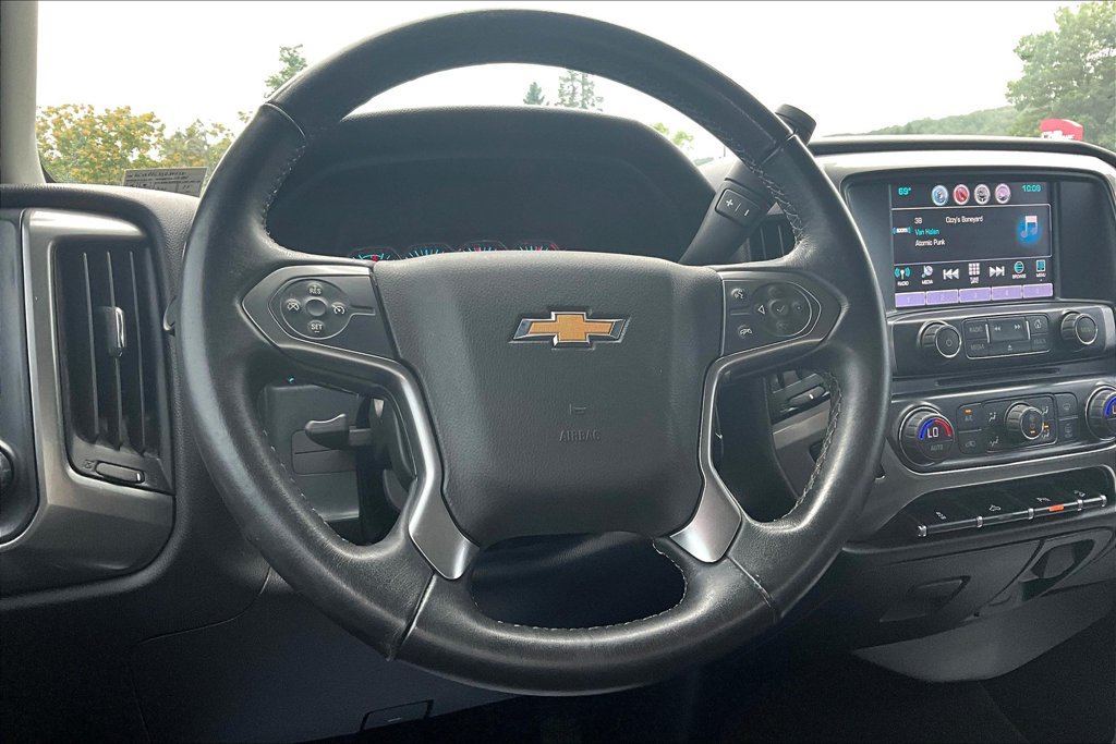 Used 2018 Chevrolet Silverado 1500 LT w/ Midnight Edition AWD/4WD image 13