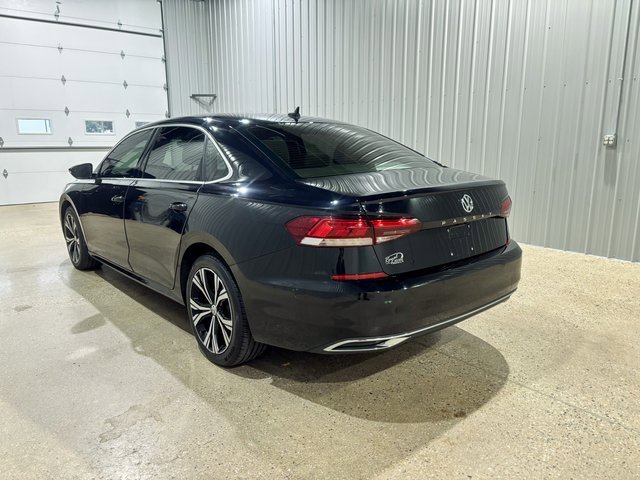 Used 2020 Volkswagen Passat 2.0T SEL image 3