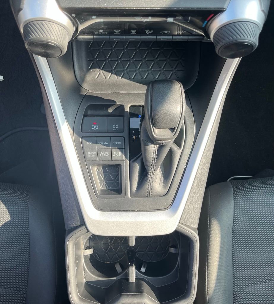 Used 2024 Toyota RAV4 LE image 25