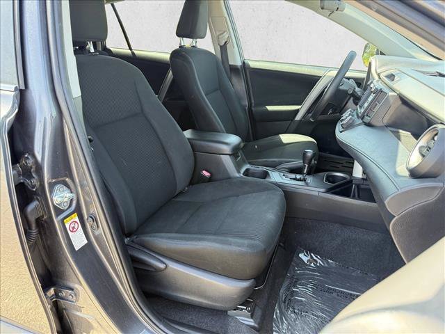 Used 2016 Toyota RAV4 LE FWD image 12