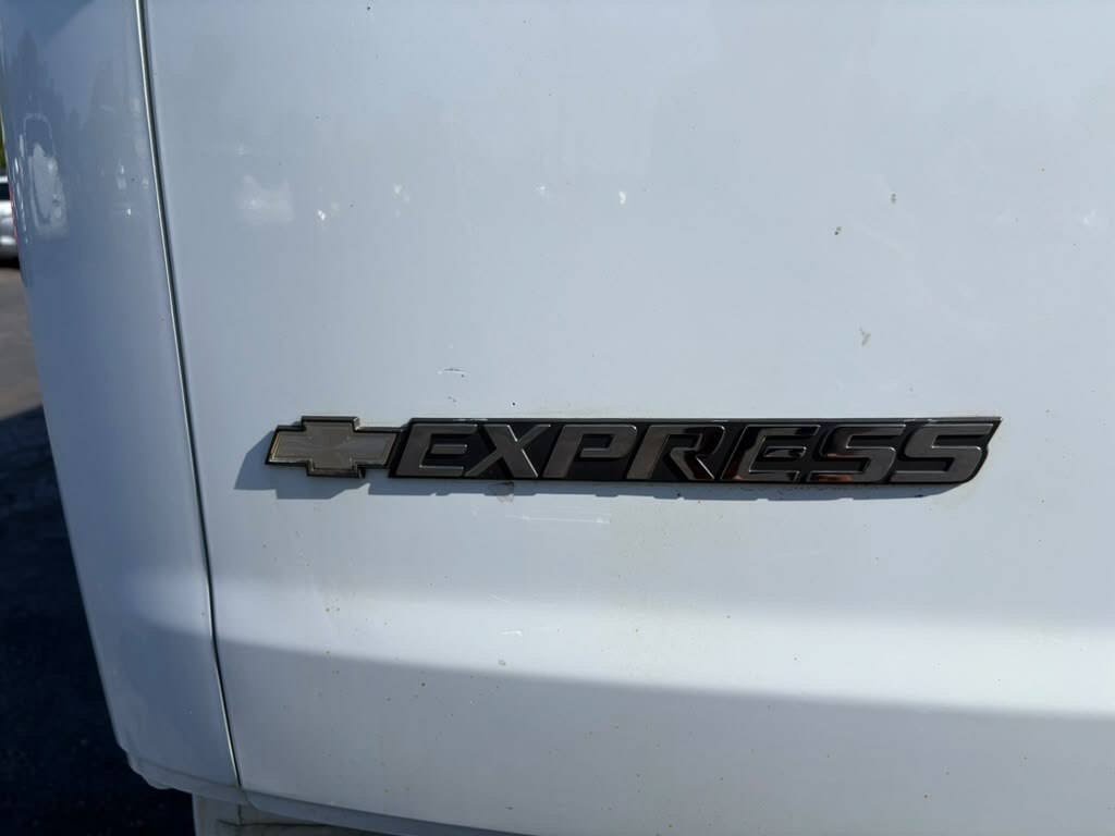 Used 2017 Chevrolet Express 3500 LT w/ LT Preferred Equipment Group RWD image 14