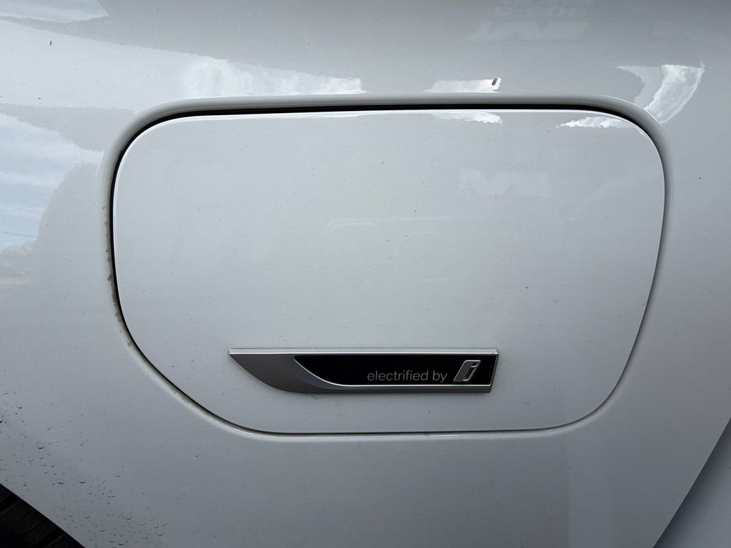 Used 2023 BMW 530e xDrive image 39