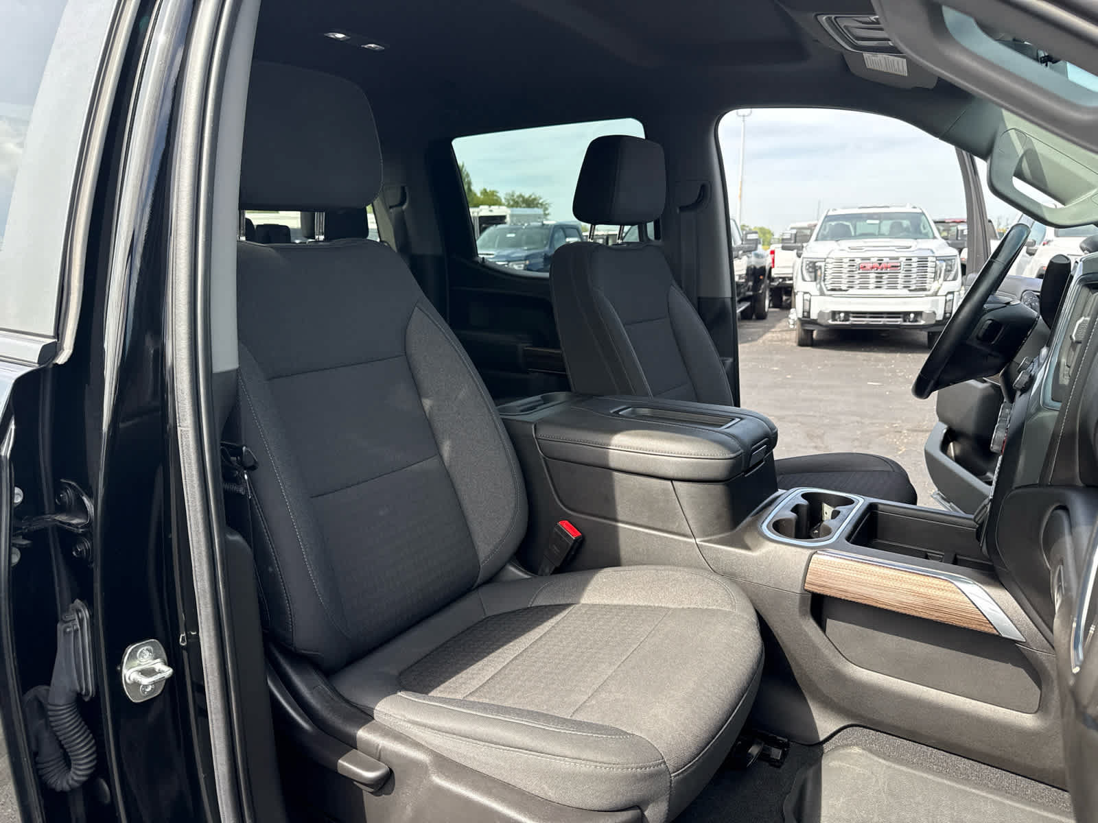 Certified 2021 Chevrolet Silverado 1500 RST AWD/4WD image 23