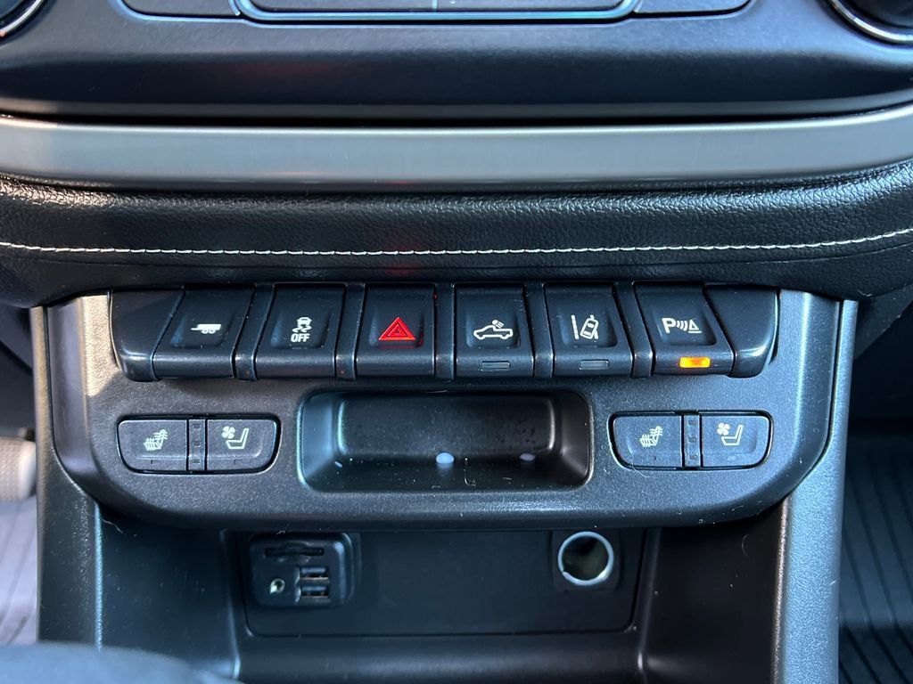 Used 2021 GMC Canyon Denali image 17