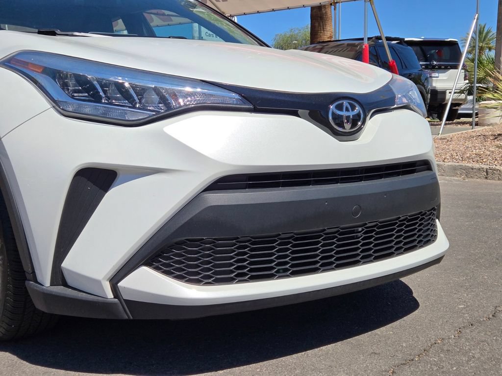 Used 2021 Toyota C-HR LE FWD image 2