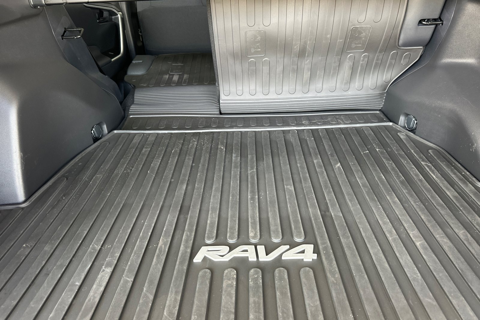 Certified 2025 Toyota RAV4 LE FWD image 14