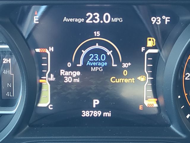 Used 2025 Jeep Wrangler Unlimited Sahara AWD/4WD image 16