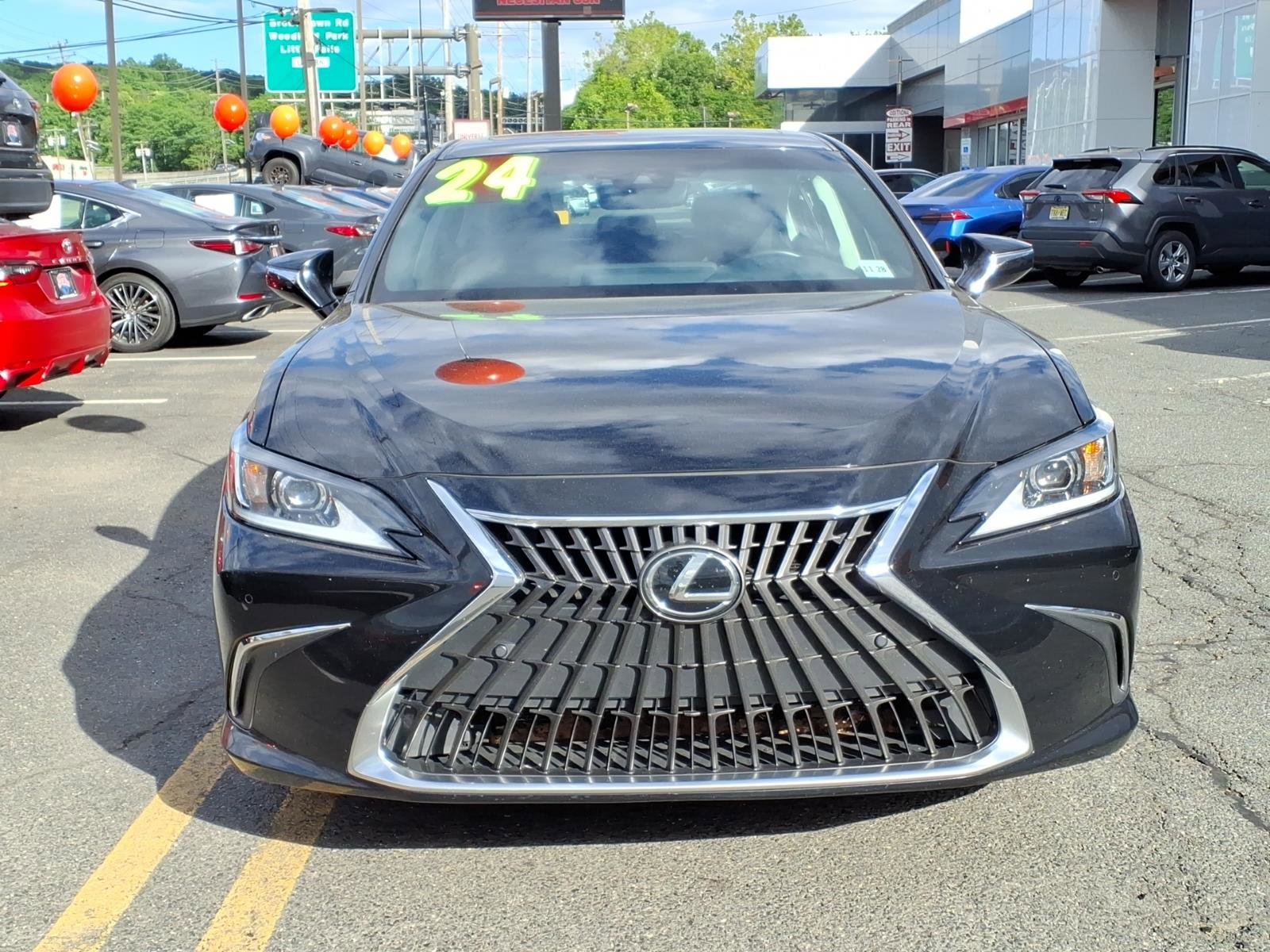 Used 2024 Lexus ES 250 w/ Premium Package AWD/4WD image 2
