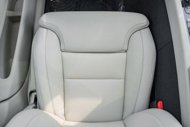 Used 2026 Volvo XC60 B5 Ultra w/ Protection Package Premier image 28