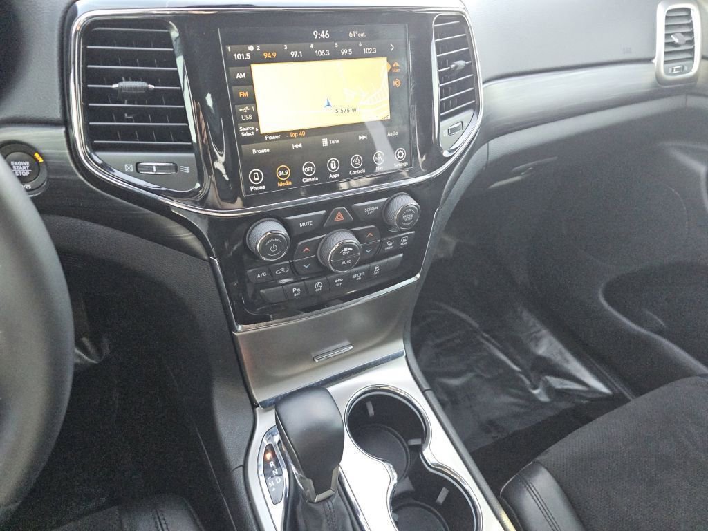 Used 2021 Jeep Grand Cherokee Laredo X image 32