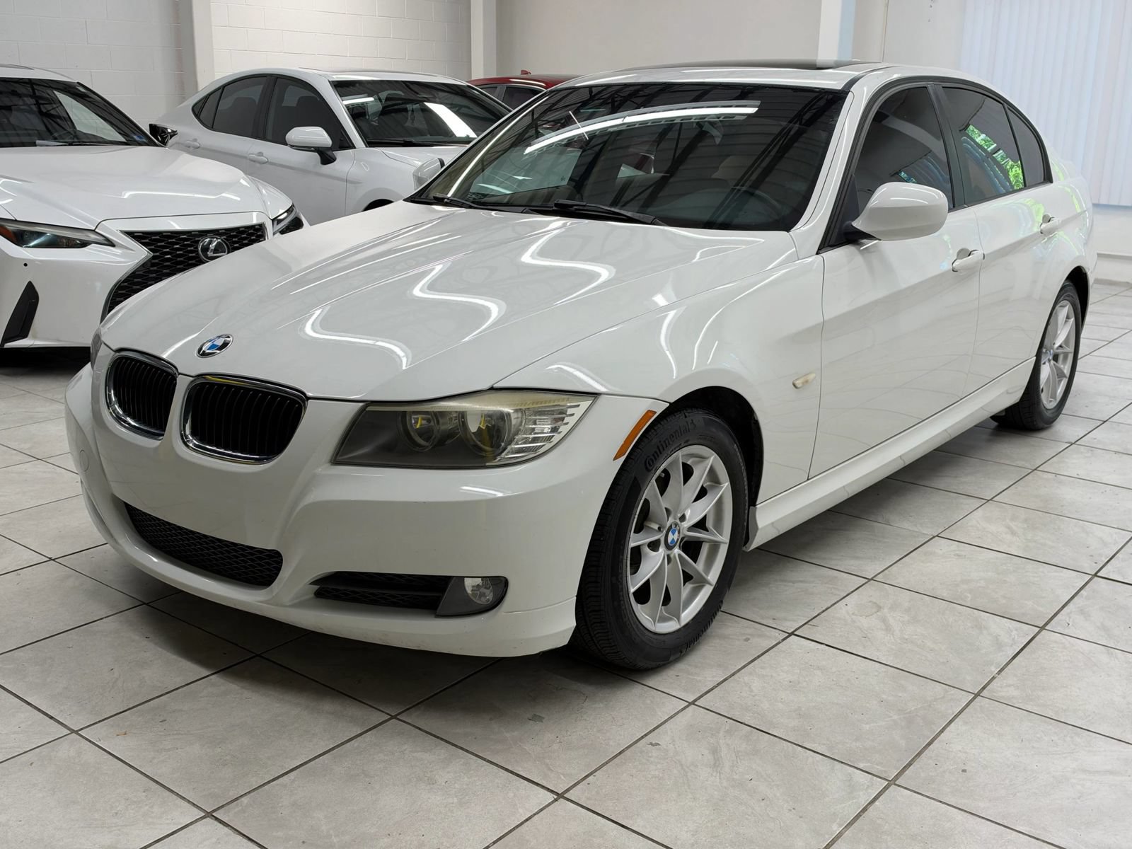 Used 2010 BMW 328i Sedan RWD image 3