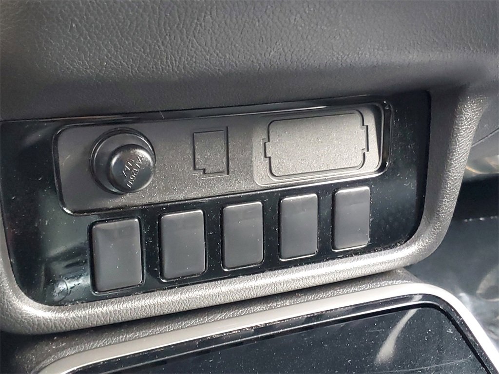 Used 2018 Mitsubishi Outlander ES image 25