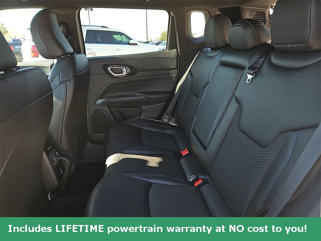 New 2026 Jeep Compass Latitude image 11