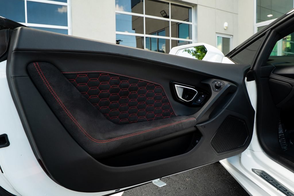 Used 2017 Lamborghini Huracan LP 610-4 AWD/4WD image 20