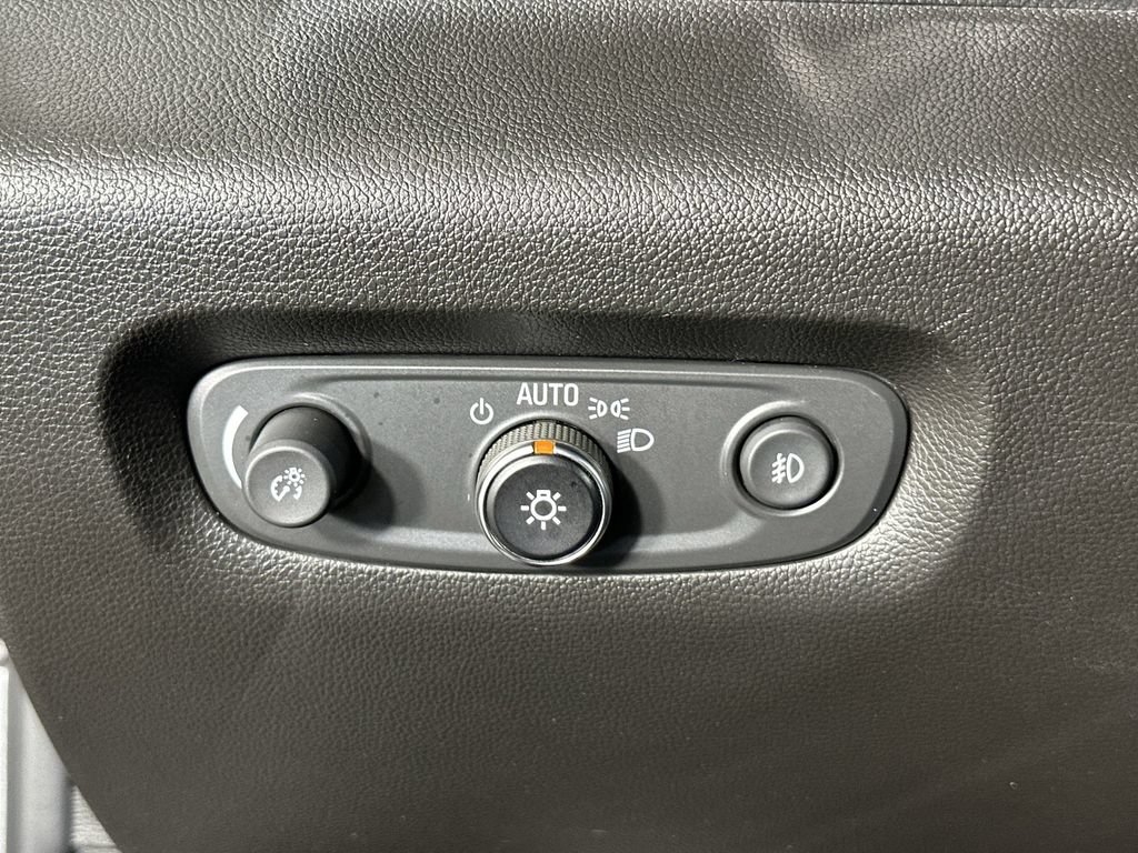 Certified 2020 Chevrolet Traverse LT FWD image 21
