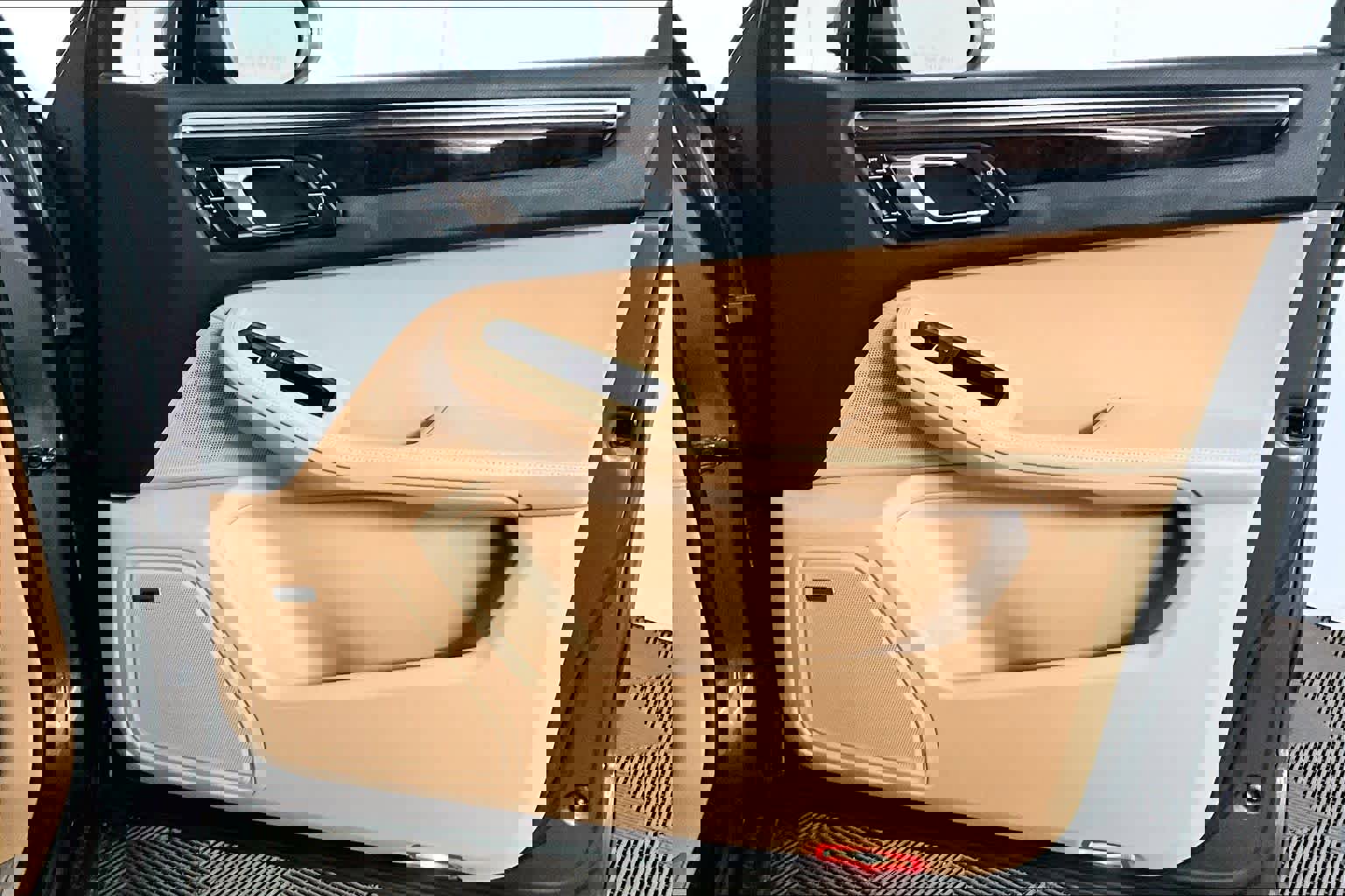 Used 2018 Porsche Macan S image 22