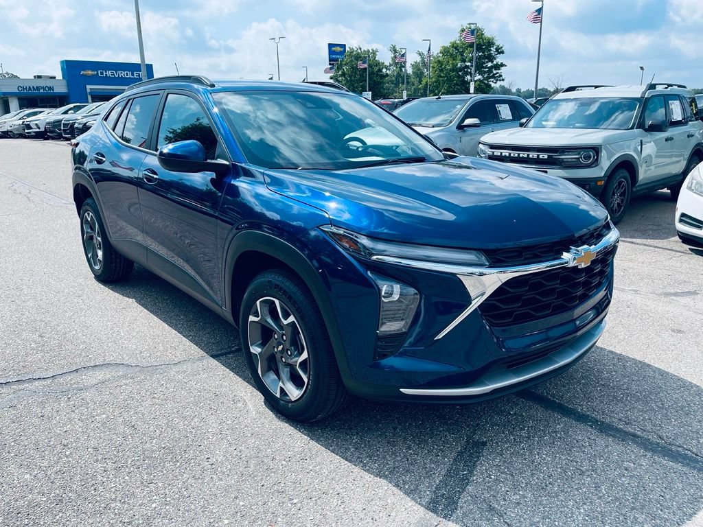 Used 2024 Chevrolet Trax LT FWD image 9