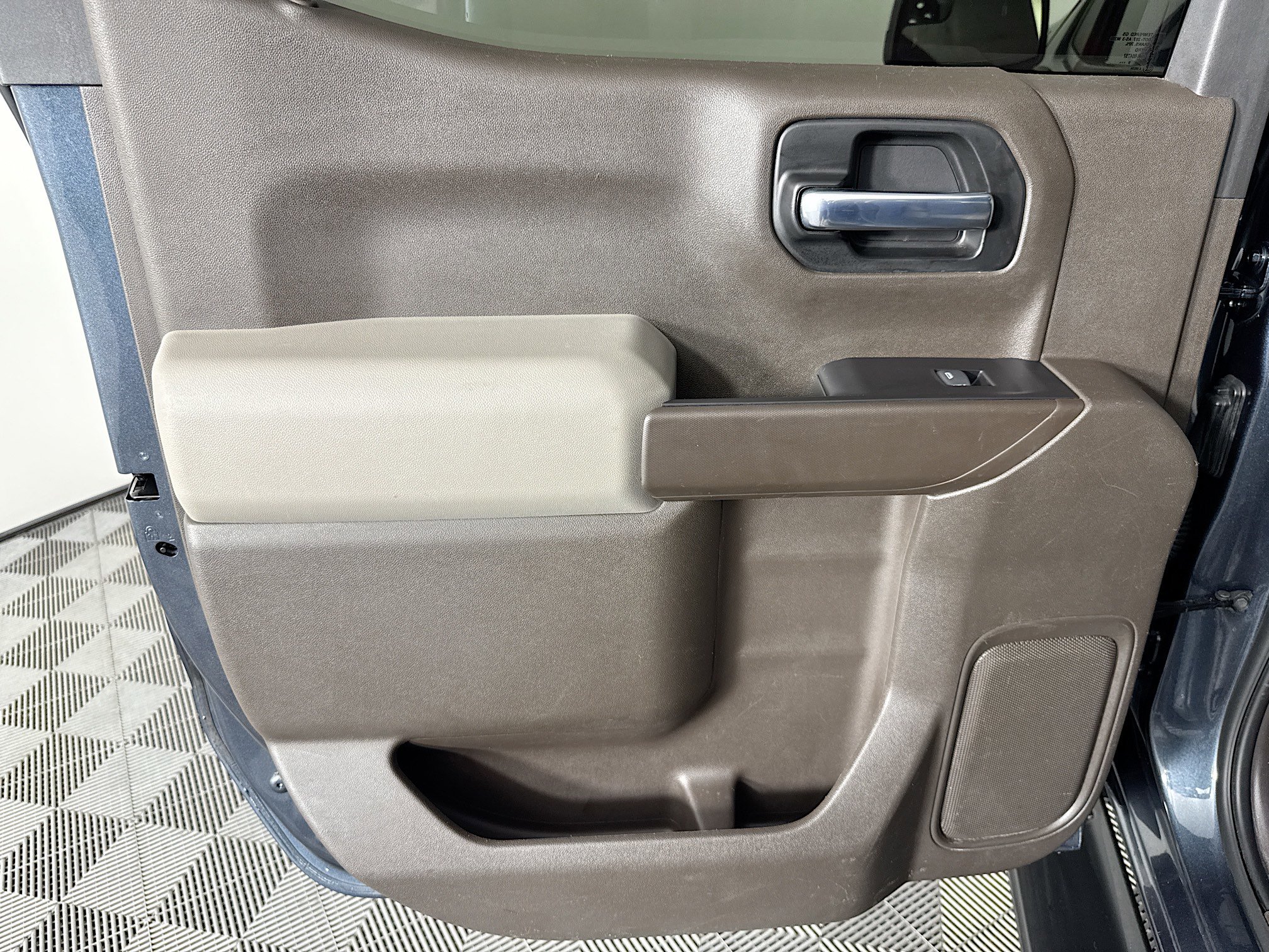 Used 2020 Chevrolet Silverado 1500 LT image 23