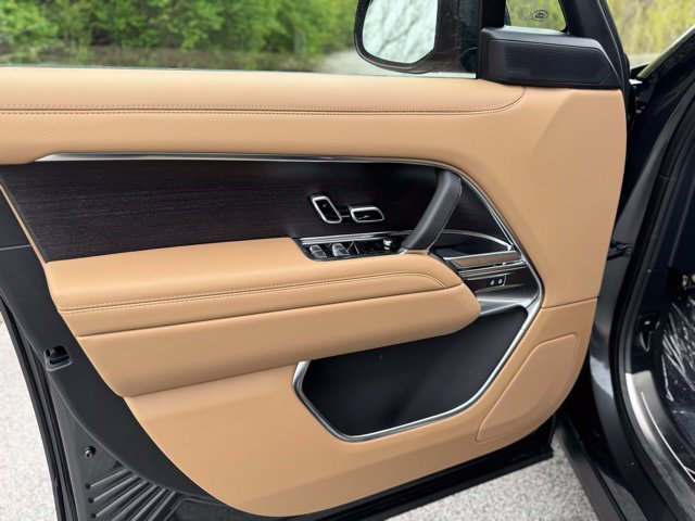 New 2026 Land Rover Range Rover SE AWD/4WD image 9