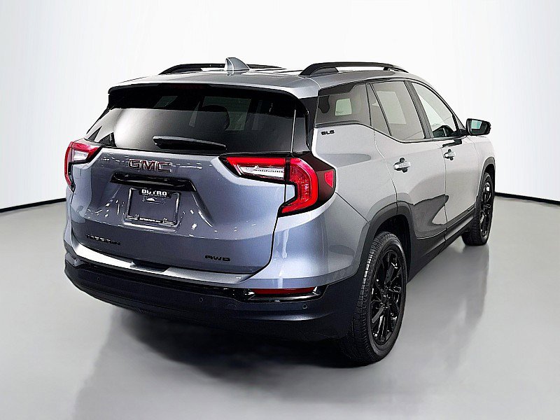 Used 2023 GMC Terrain SLE w/ Driver Convenience Package image 7