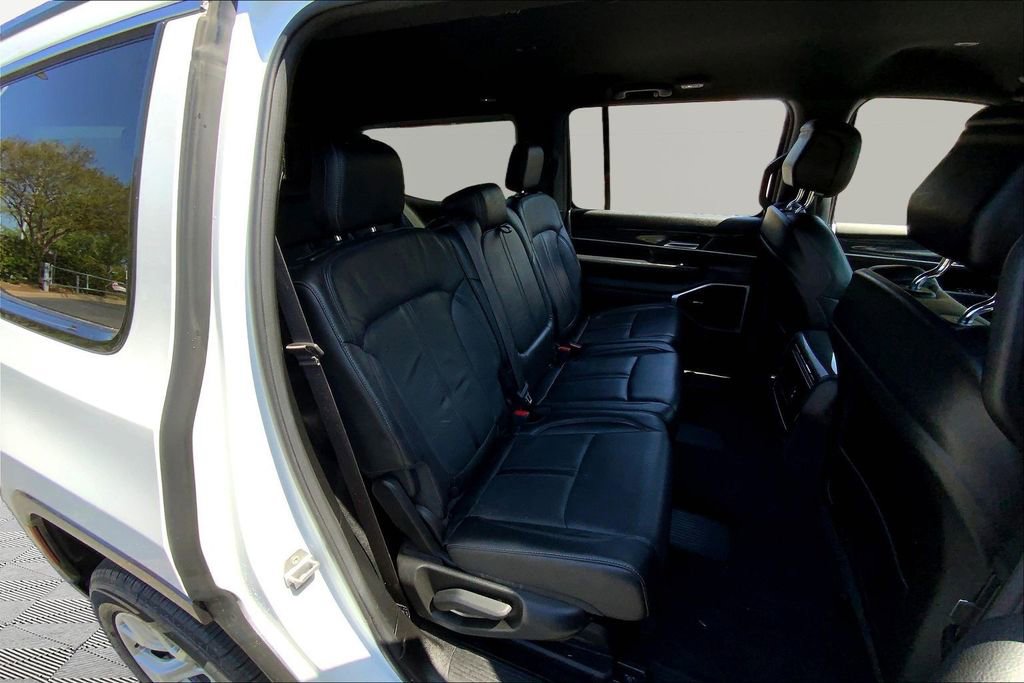 Used 2022 Jeep Wagoneer Series II AWD/4WD image 17