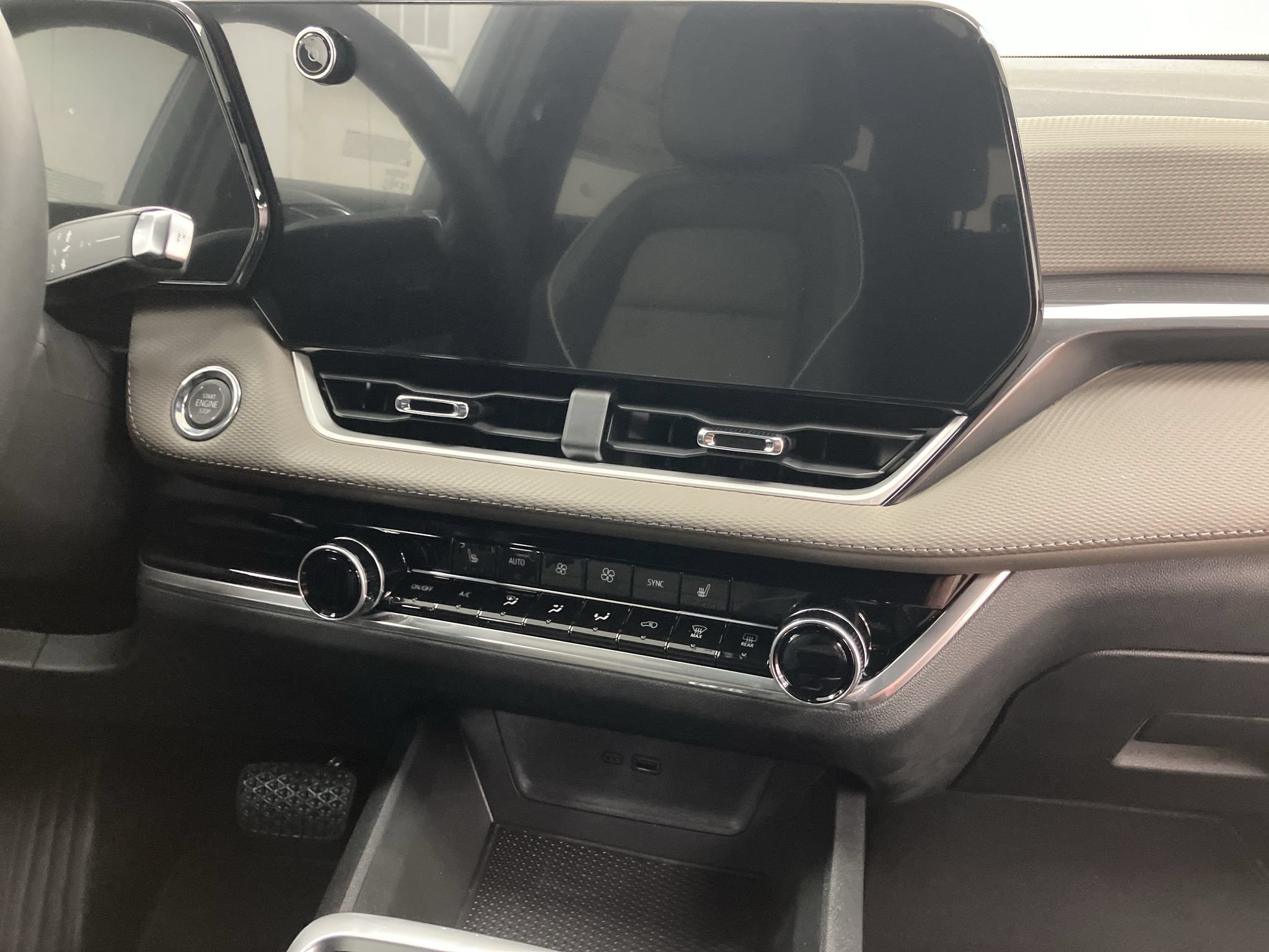 New 2027 Chevrolet Equinox LT w/ Convenience Package II AWD/4WD image 13