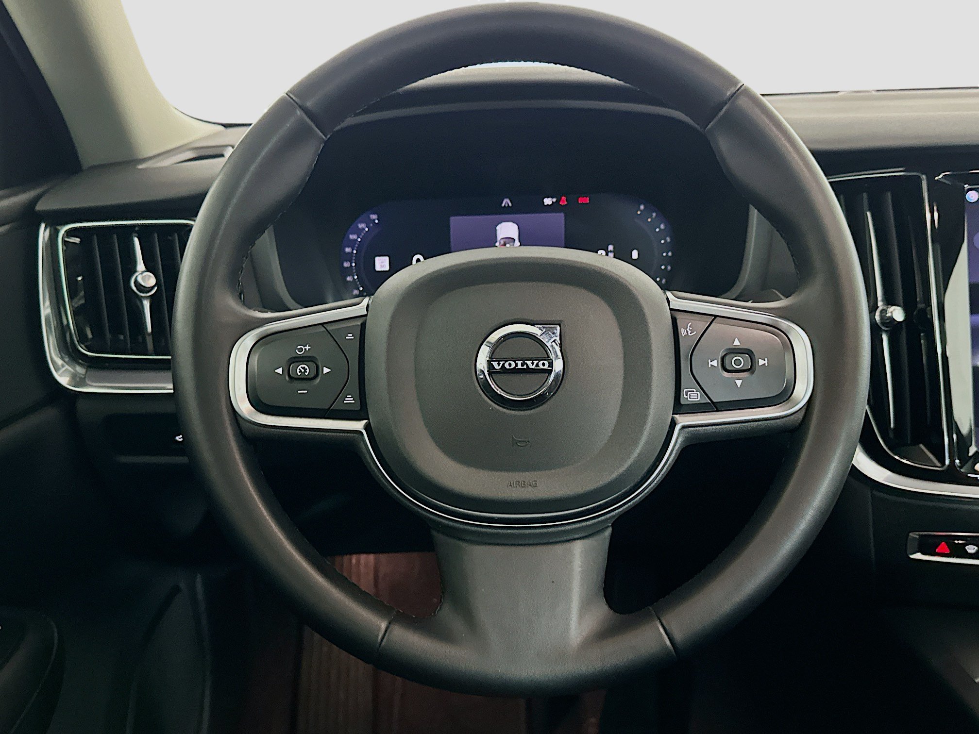 Used 2024 Volvo S60 B5 Core FWD image 18
