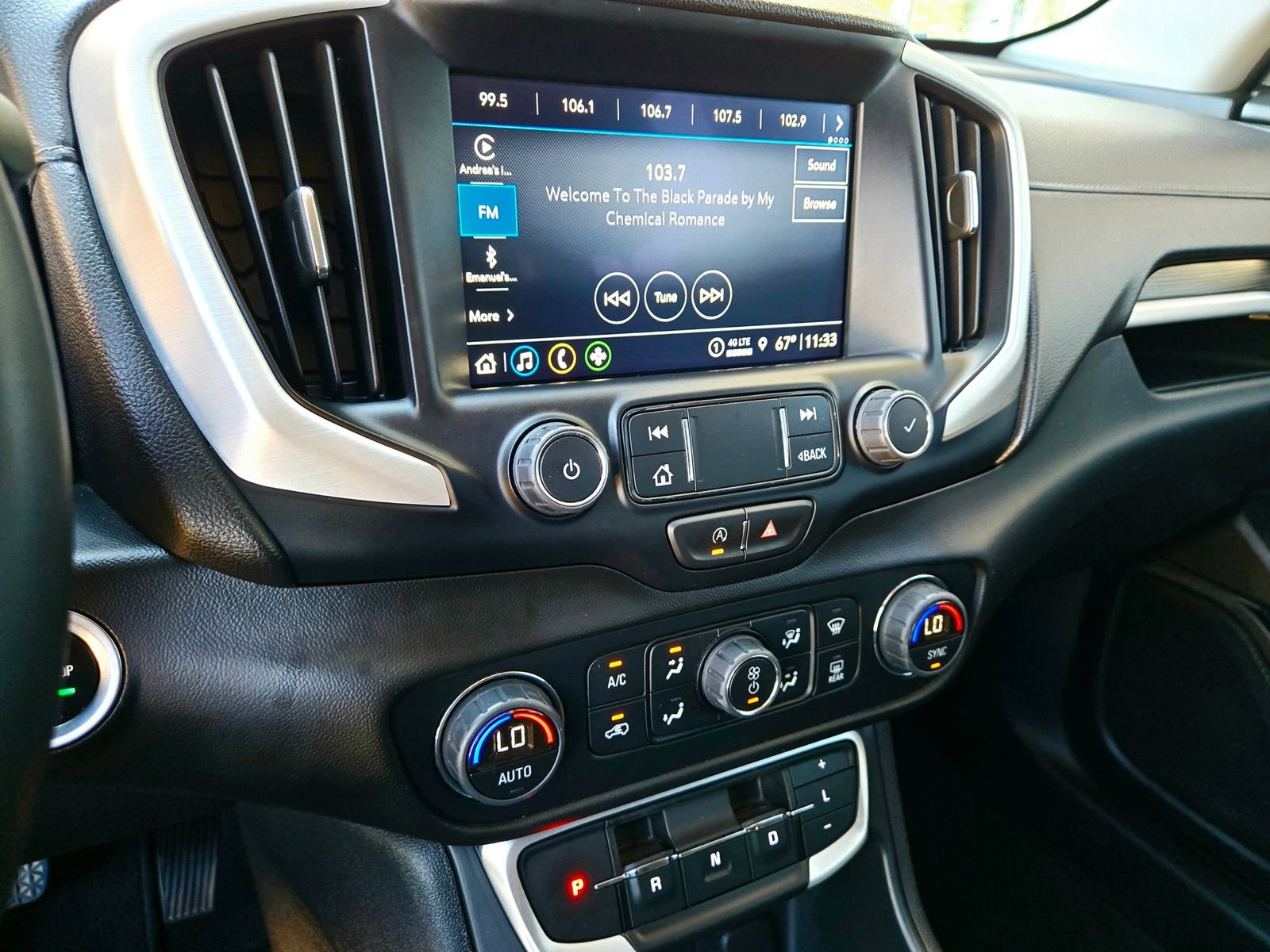 Used 2023 GMC Terrain SLT image 14