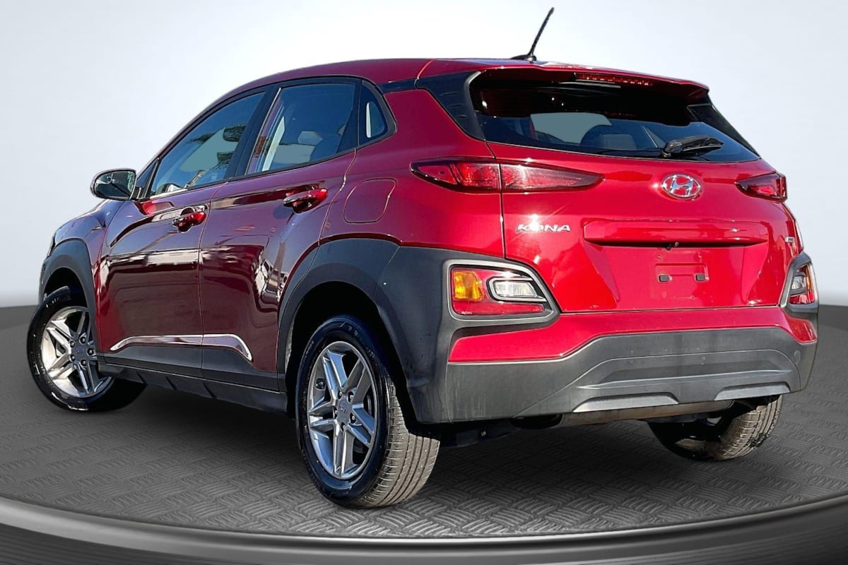 Used 2021 Hyundai Kona SE AWD/4WD image 2