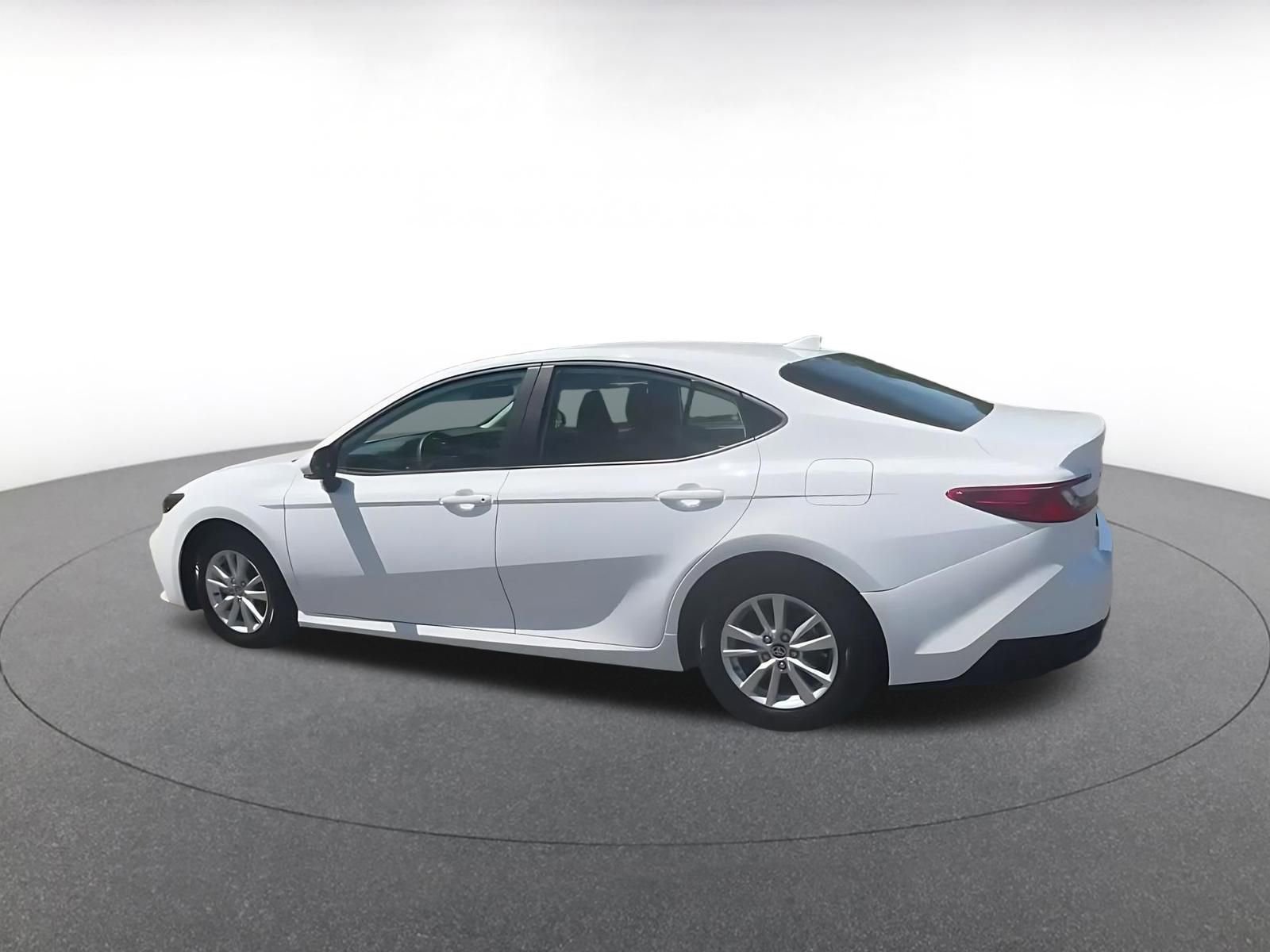 Used 2025 Toyota Camry Hybrid FWD image 11