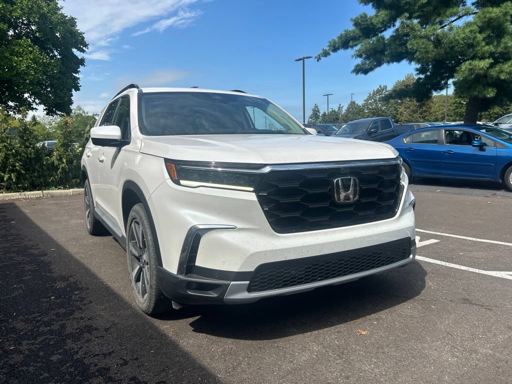 Used 2025 Honda Pilot Elite image 4