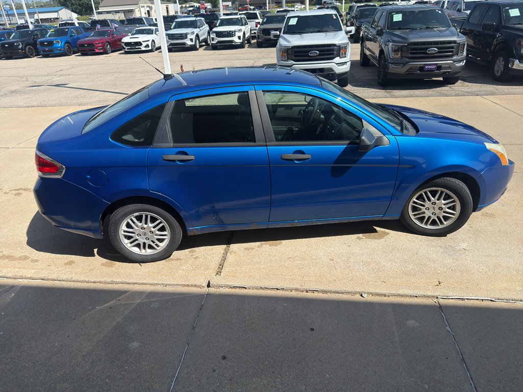 Used 2011 Ford Focus SE FWD image 5