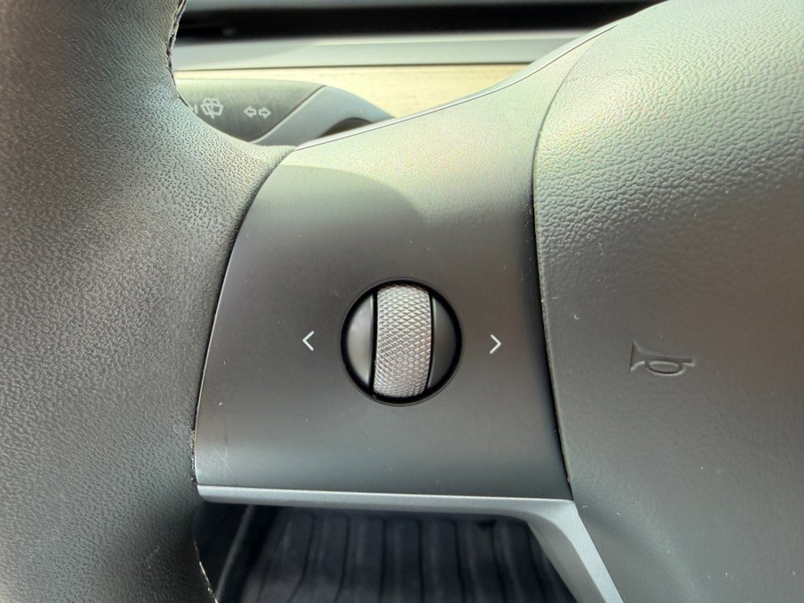 Used 2023 Tesla Model 3 Standard Range image 13