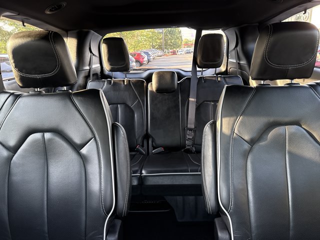 Used 2025 Chrysler Pacifica Limited FWD image 21