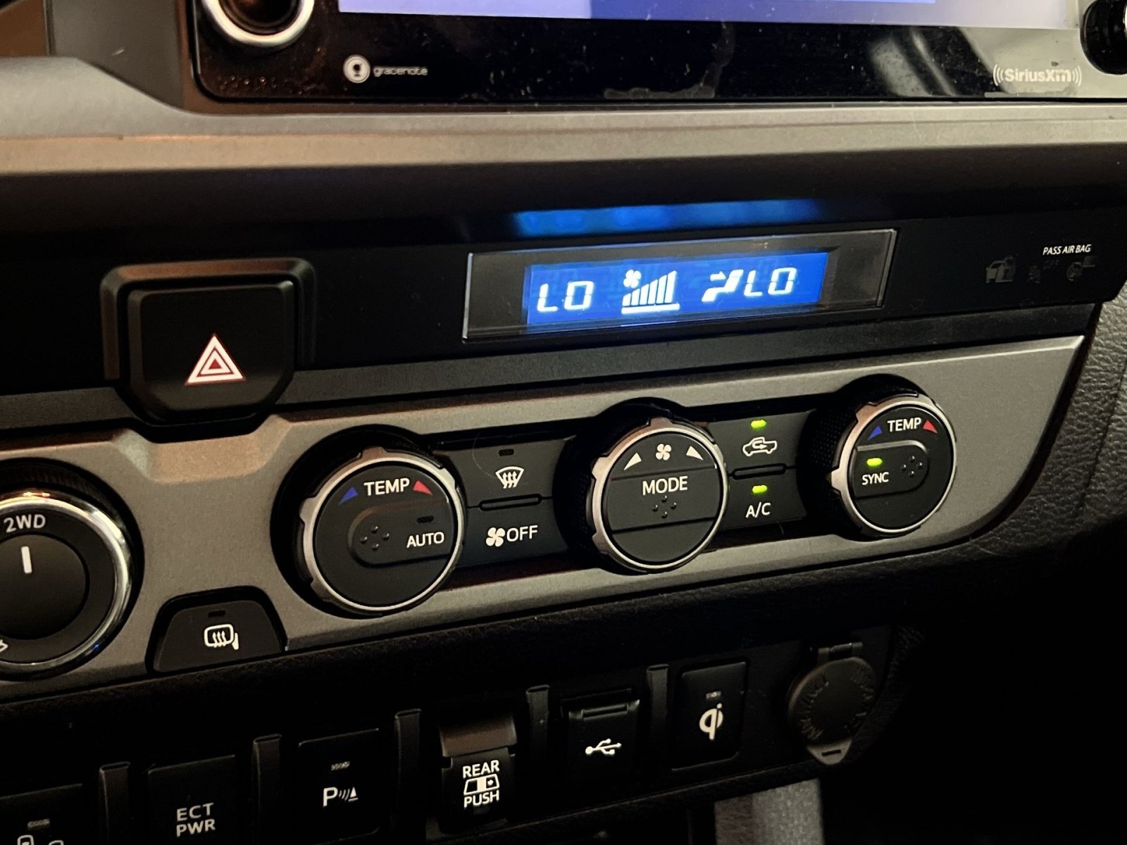 Used 2022 Toyota Tacoma TRD Sport w/ Technology Package AWD/4WD image 22