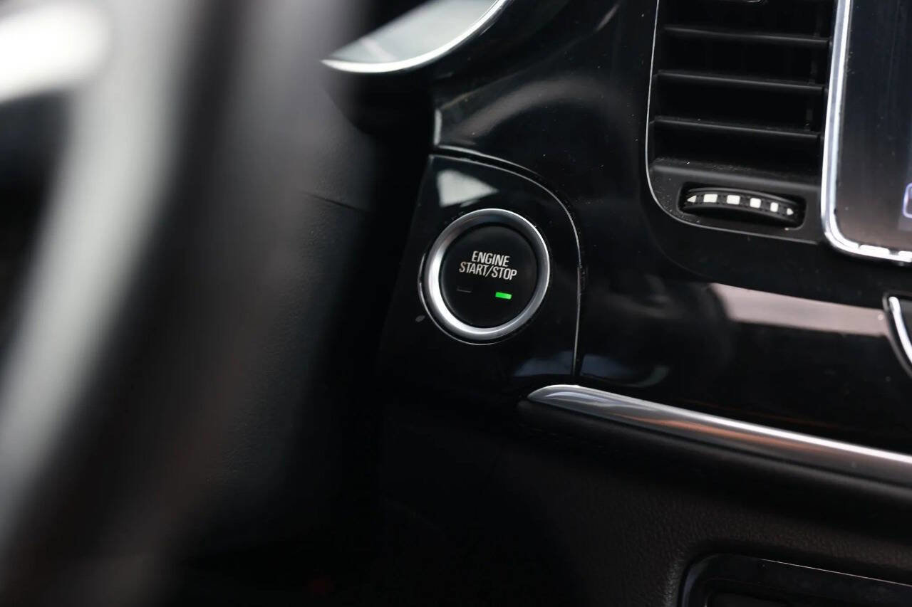 Used 2019 Buick Encore Essence FWD image 20
