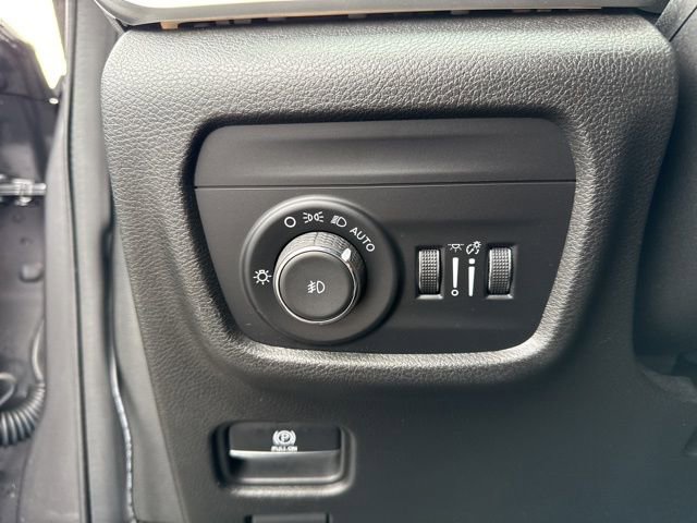 Used 2022 Jeep Grand Cherokee L Limited image 25