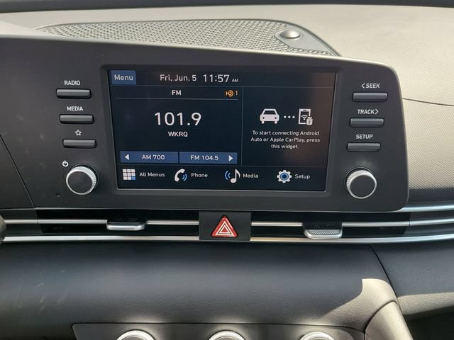Certified 2025 Hyundai Elantra SE FWD image 21