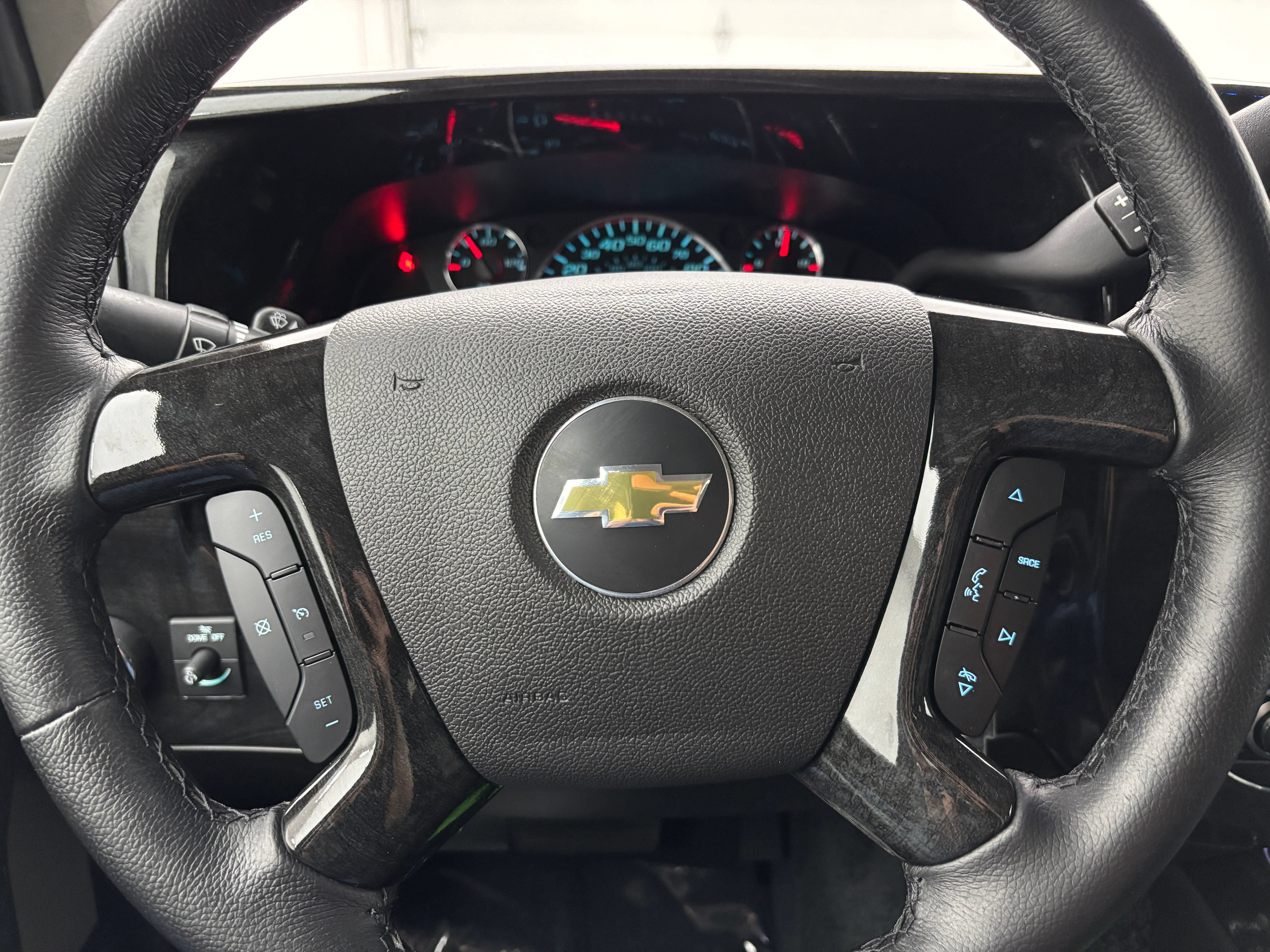 Used 2025 Chevrolet Express 2500 w/ Driver Convenience Package RWD image 30