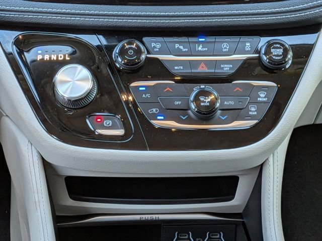 Certified 2022 Chrysler Pacifica Limited AWD/4WD image 19
