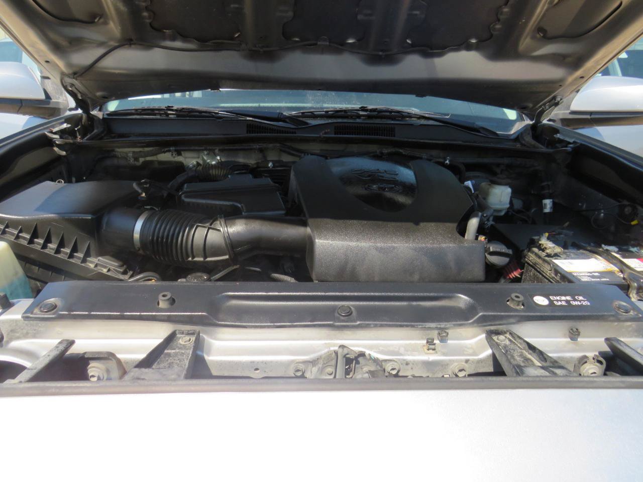 Used 2017 Toyota Tacoma SR5 w/ Tow Package RWD image 30