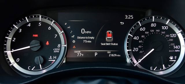 Used 2023 Toyota Highlander LE image 30