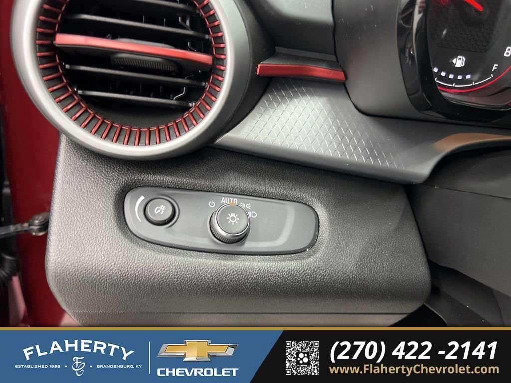 Used 2025 Chevrolet Trax RS w/ Driver Confidence Package image 22