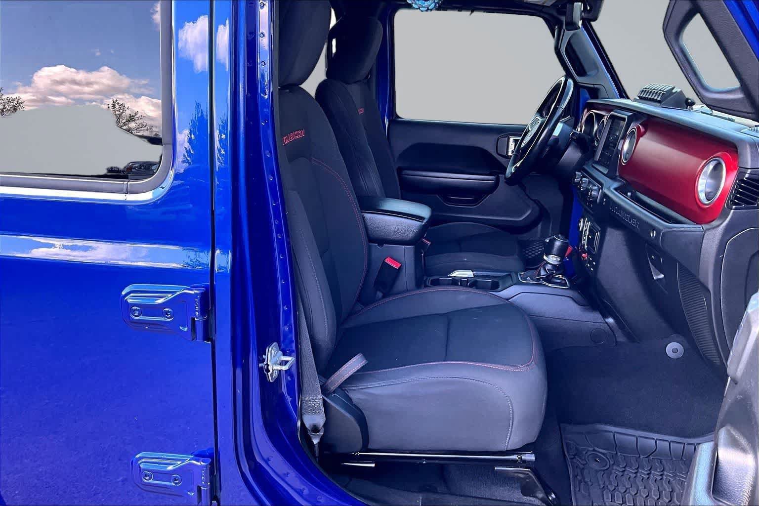 Used 2018 Jeep Wrangler Unlimited Rubicon AWD/4WD image 14