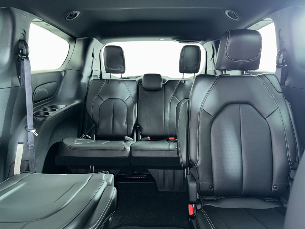 New 2026 Chrysler Voyager LX image 6