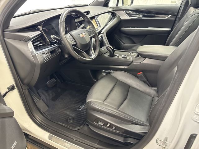 Used 2023 Cadillac XT6 Premium Luxury w/ LPO, Floor Liner Package FWD image 12