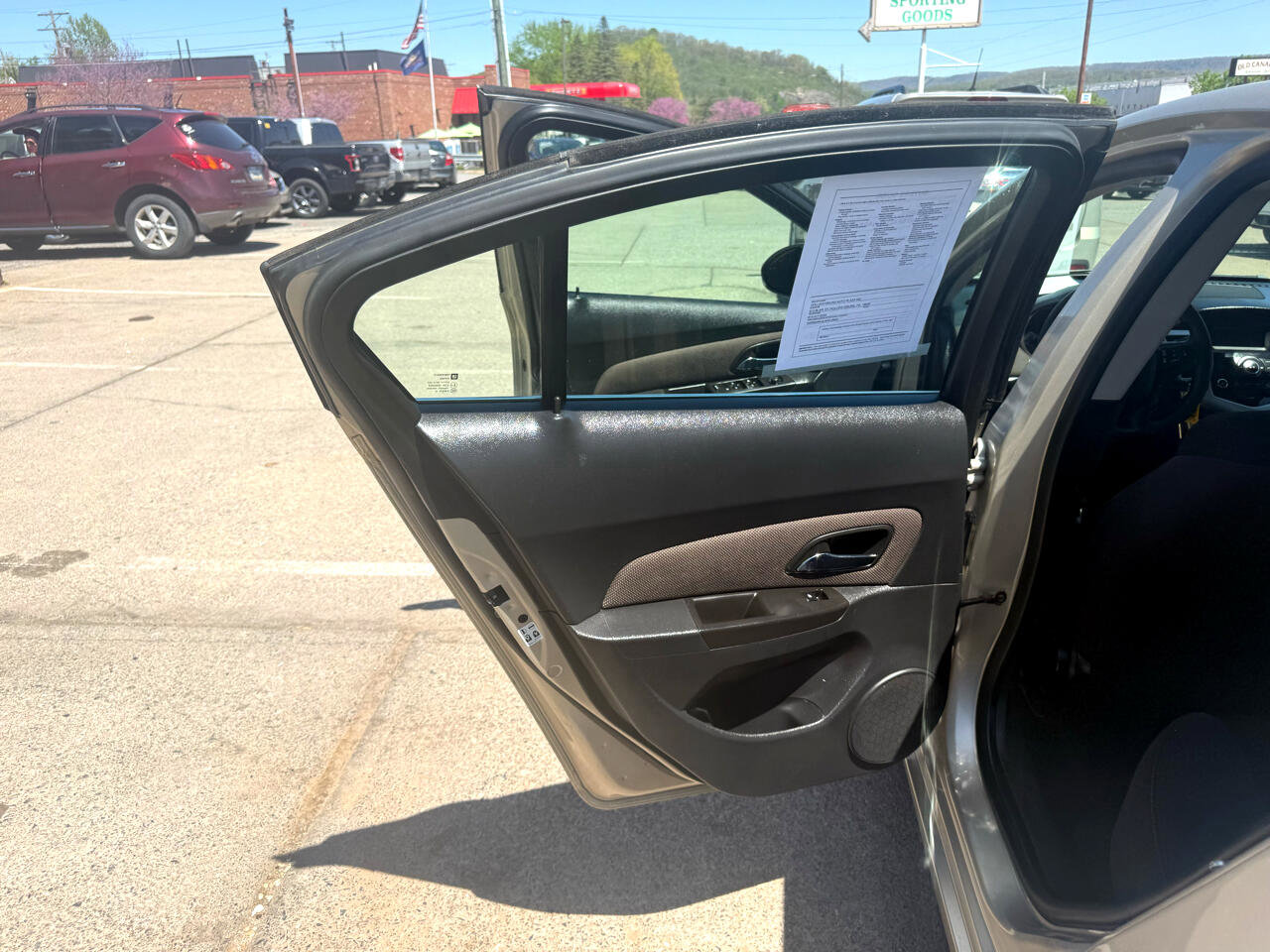 Used 2015 Chevrolet Cruze LT image 31