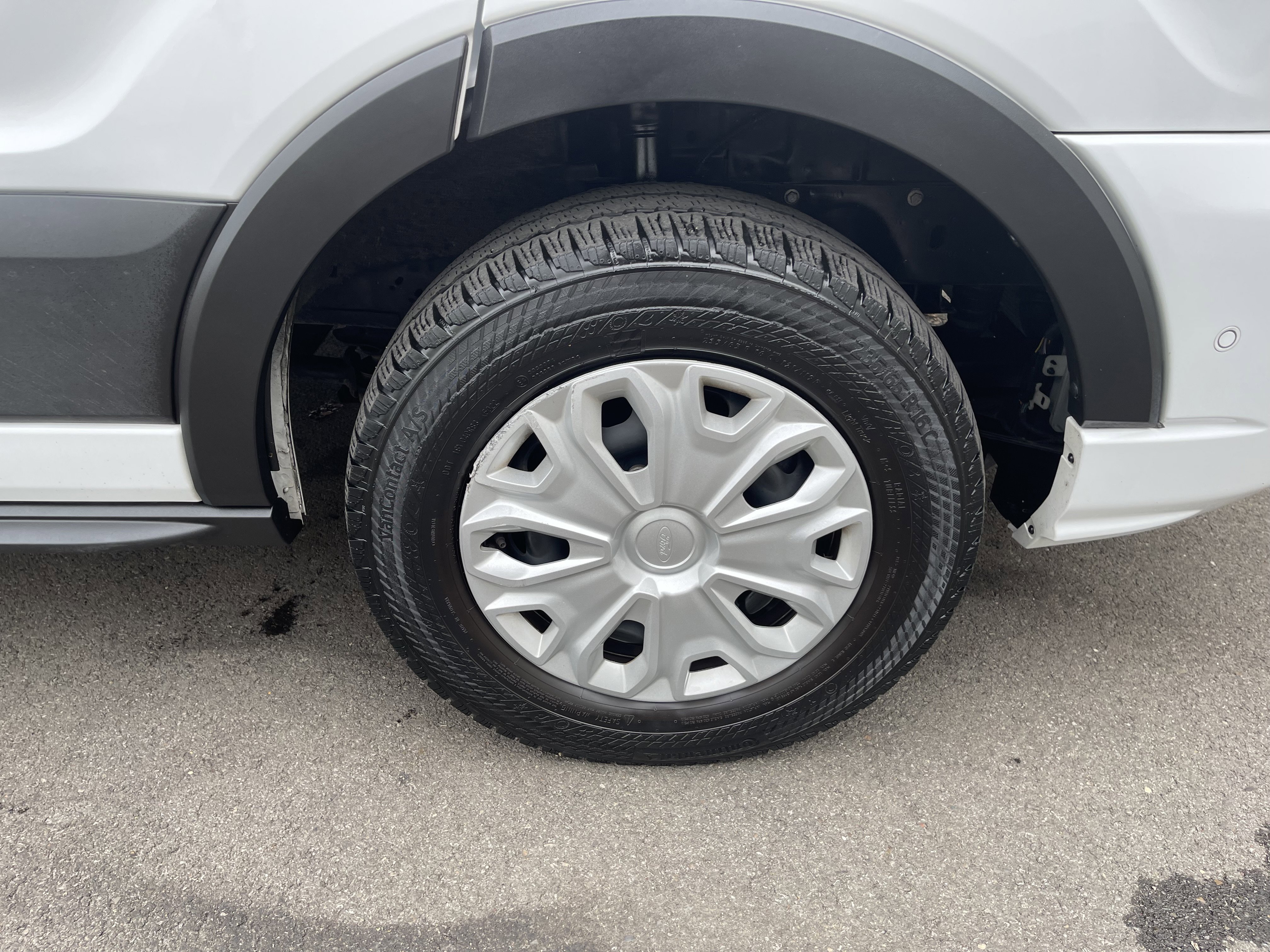 Used 2023 Ford Transit 350 XLT image 26