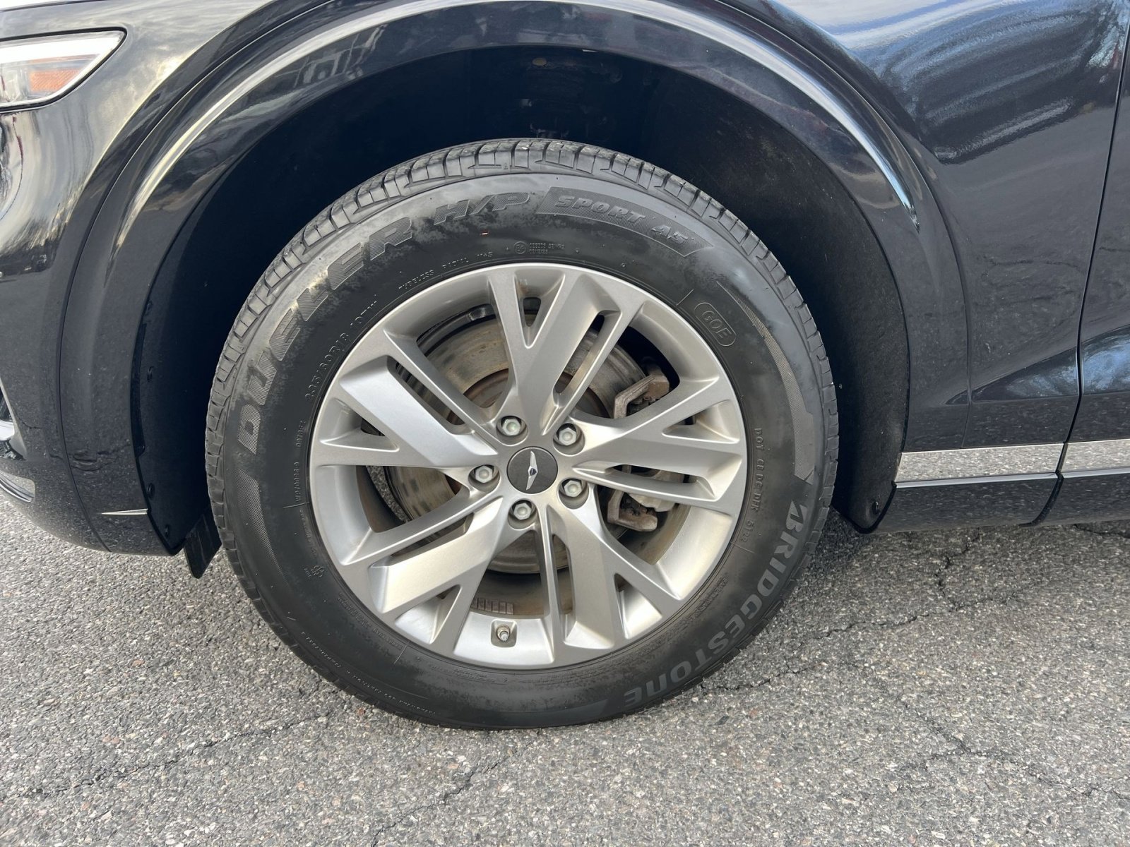 Used 2023 Genesis GV70 2.5T w/ Cargo Package image 12